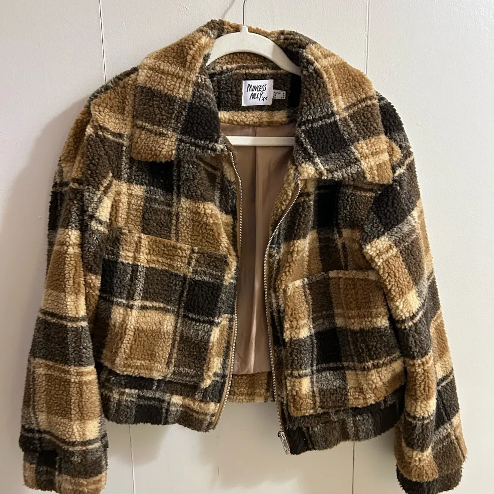 Doris Cropped Teddy Jacket Brown/Tan Plaid - Image 3