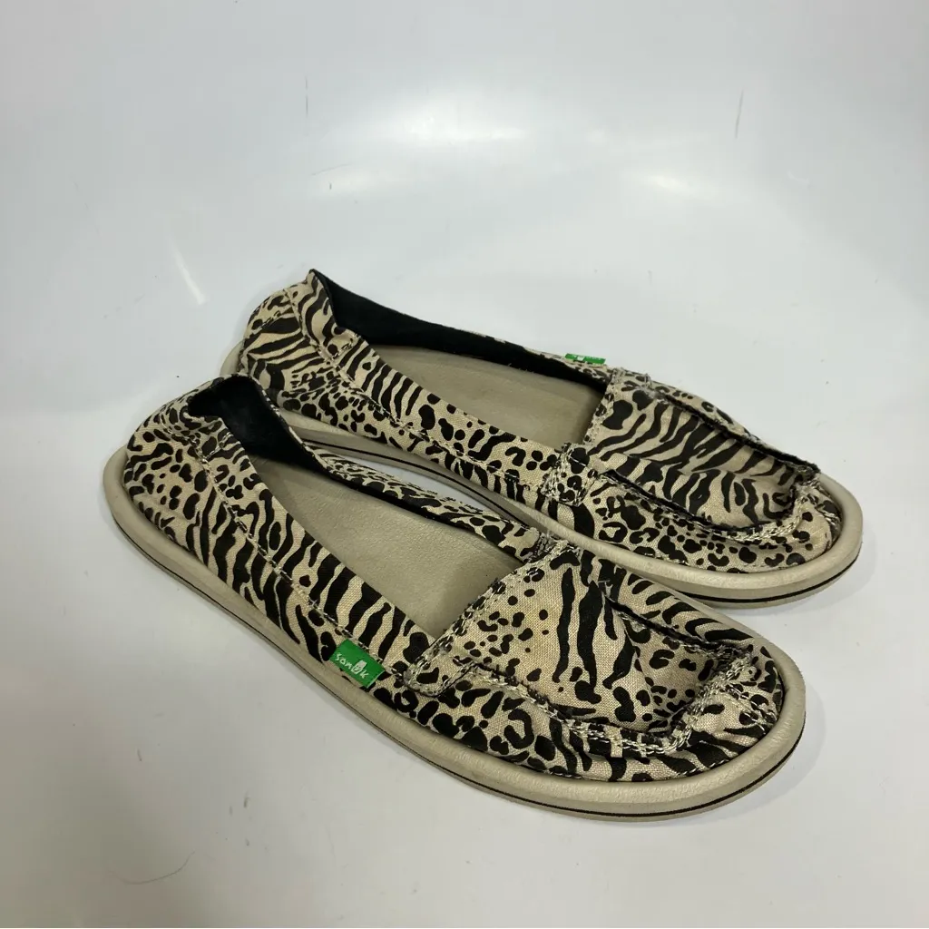 Sanuk Shorty leppatyga animal print‎ slip on loafers women’s size 10 cream black - Image 2