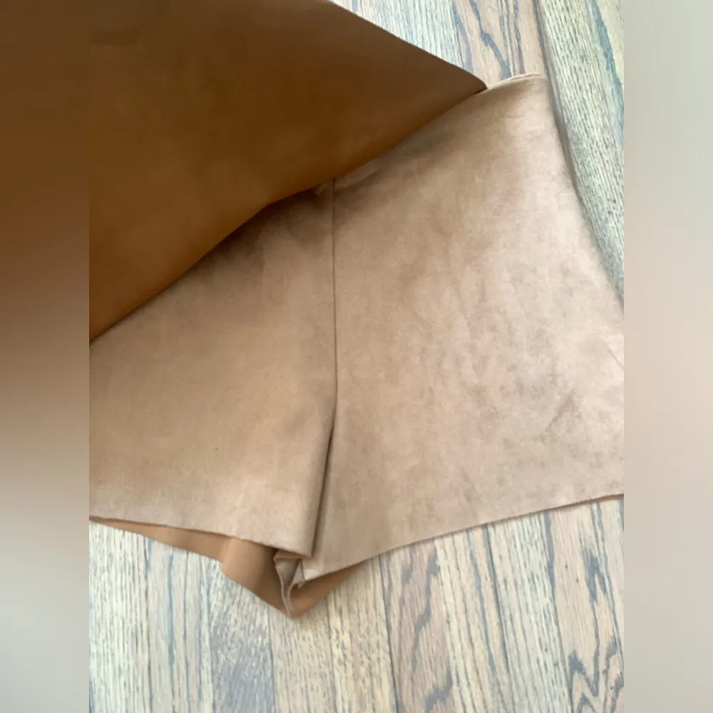 NWT dress forum Los Angeles Simon faux suede skort camel small - Image 2