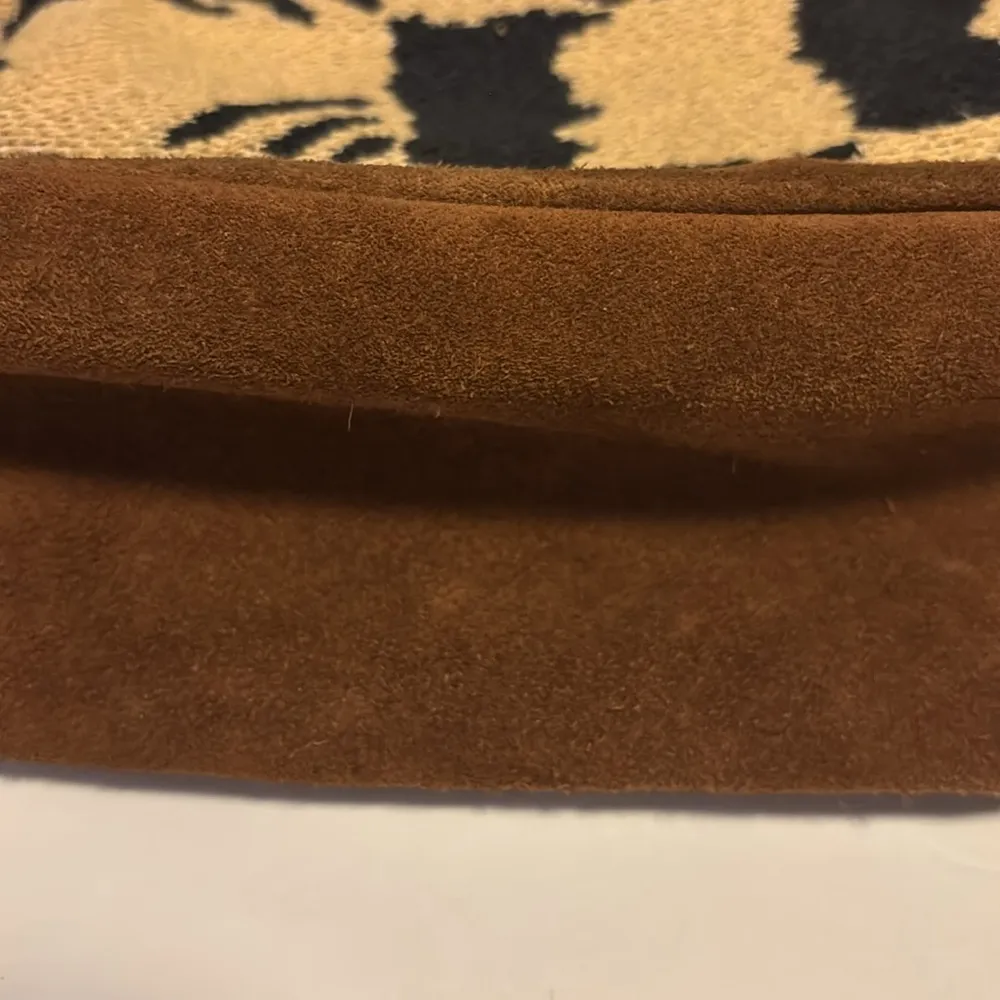 EASTERN MOUNTAIN SPORTS BACK PACK
BROWN SUEDE WITH TAN AND BLACK THICK CLOTH - Image 6