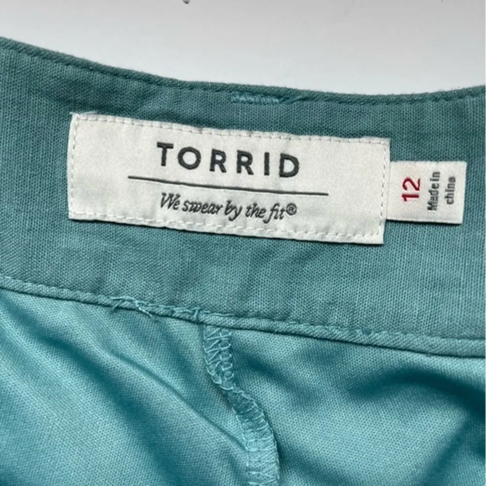 Torrid • 3.5 INCH PULL-ON LINEN BLEND HIGH-RISE TIE-FRONT SHORT TEAL - Image 7