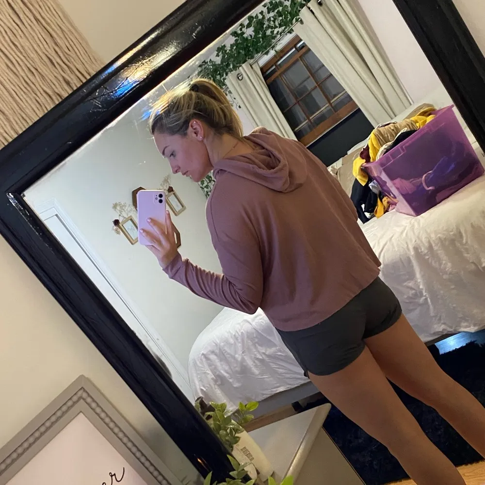 Pink Cropped Hoodie - Image 3