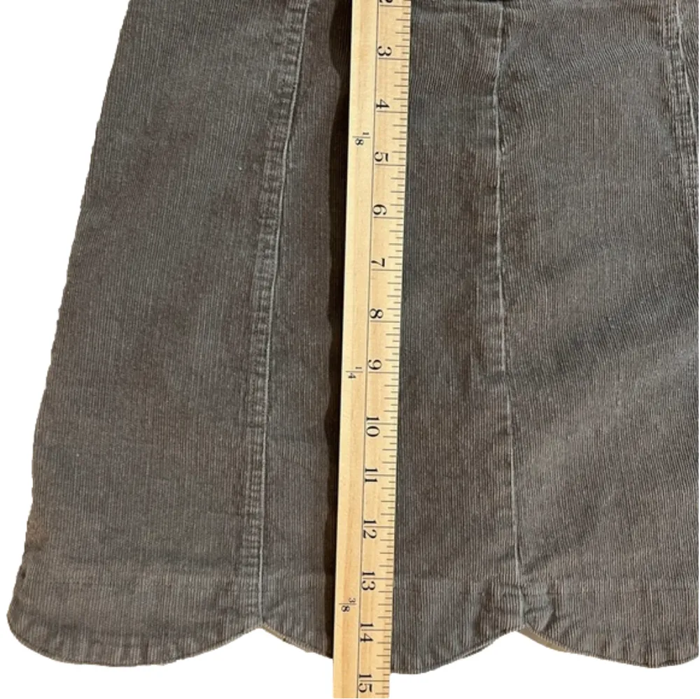 HYFVE corduroy scalloped edge taupe mini skirt, size S EUC, no flaws - Image 4