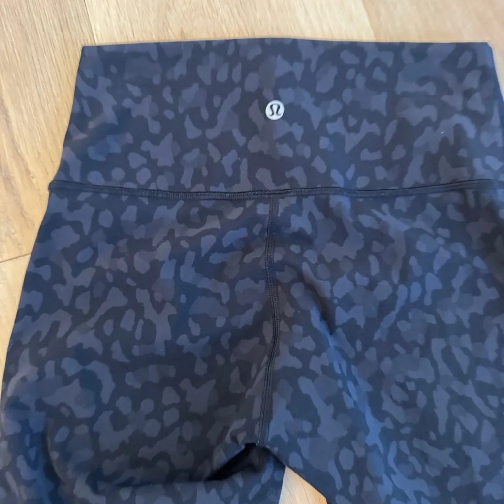 Lululemon  Cheetah Print Cropped Leggings - Image 5