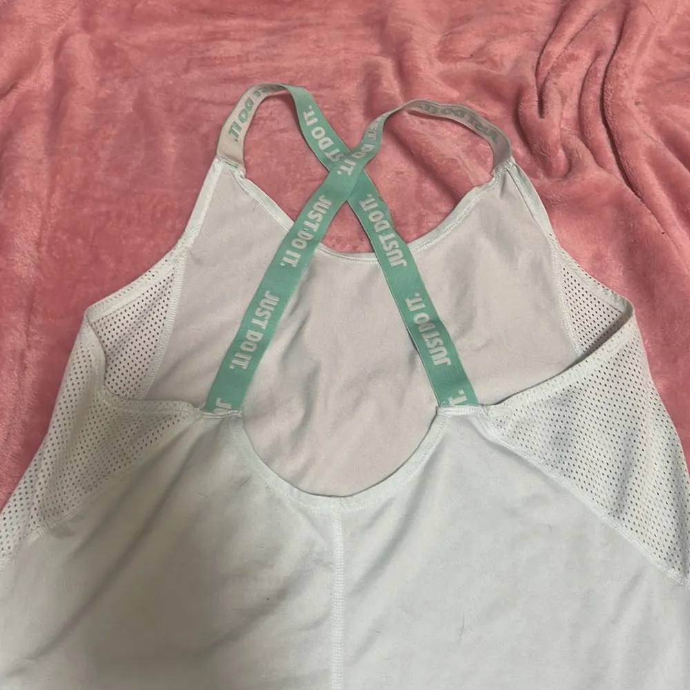 Loose fit Nike tank top - Image 5