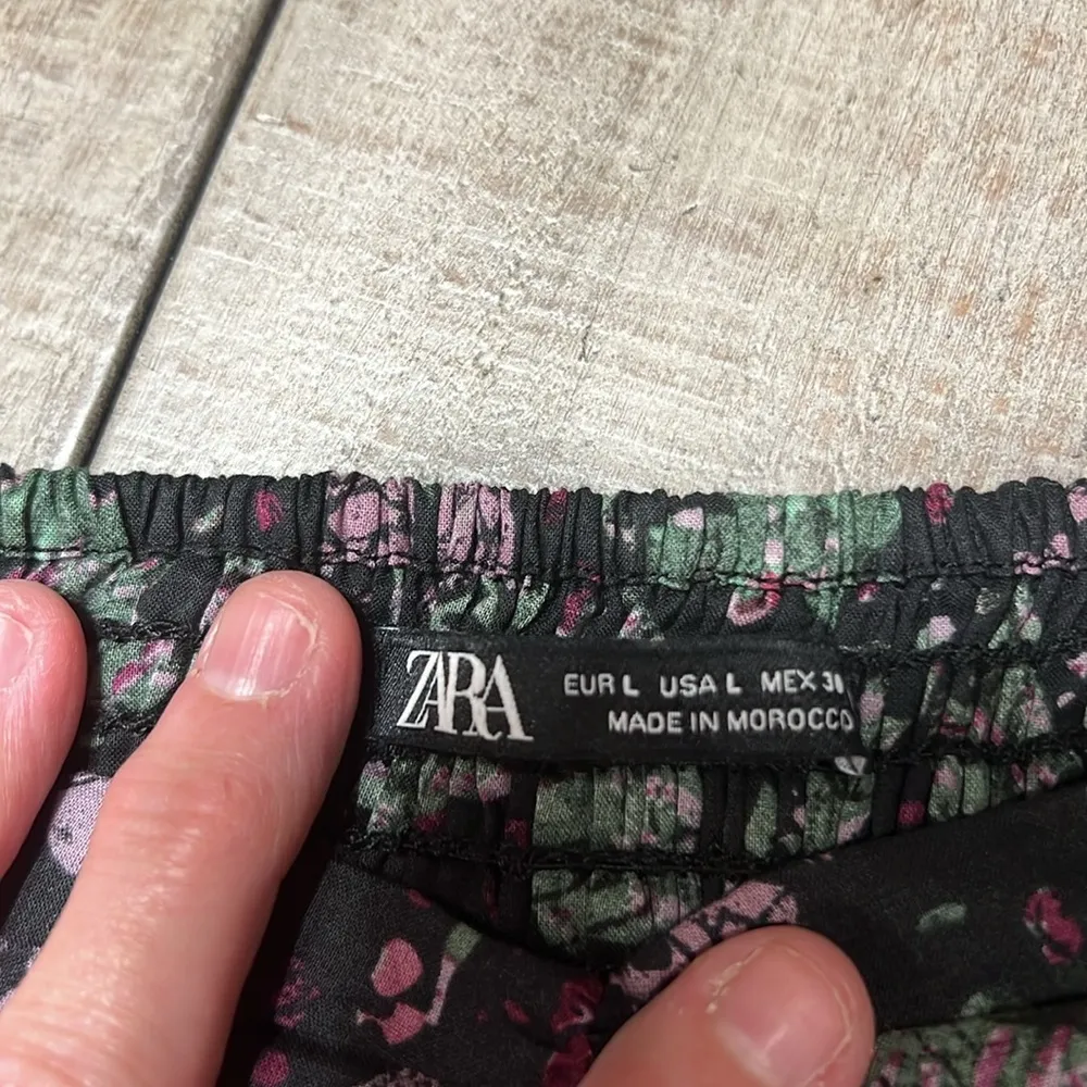 Zara Crop Top NWOT Floral Ruffle Puff Sleeve Blogger Favorite Festival Prairie - Image 2