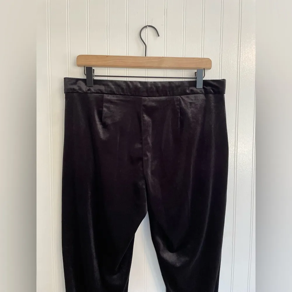 BANANA REPUBLIC Velvet Feel Tapered Fit Cropped Straight Leg Pants Black Size 8 - Image 6