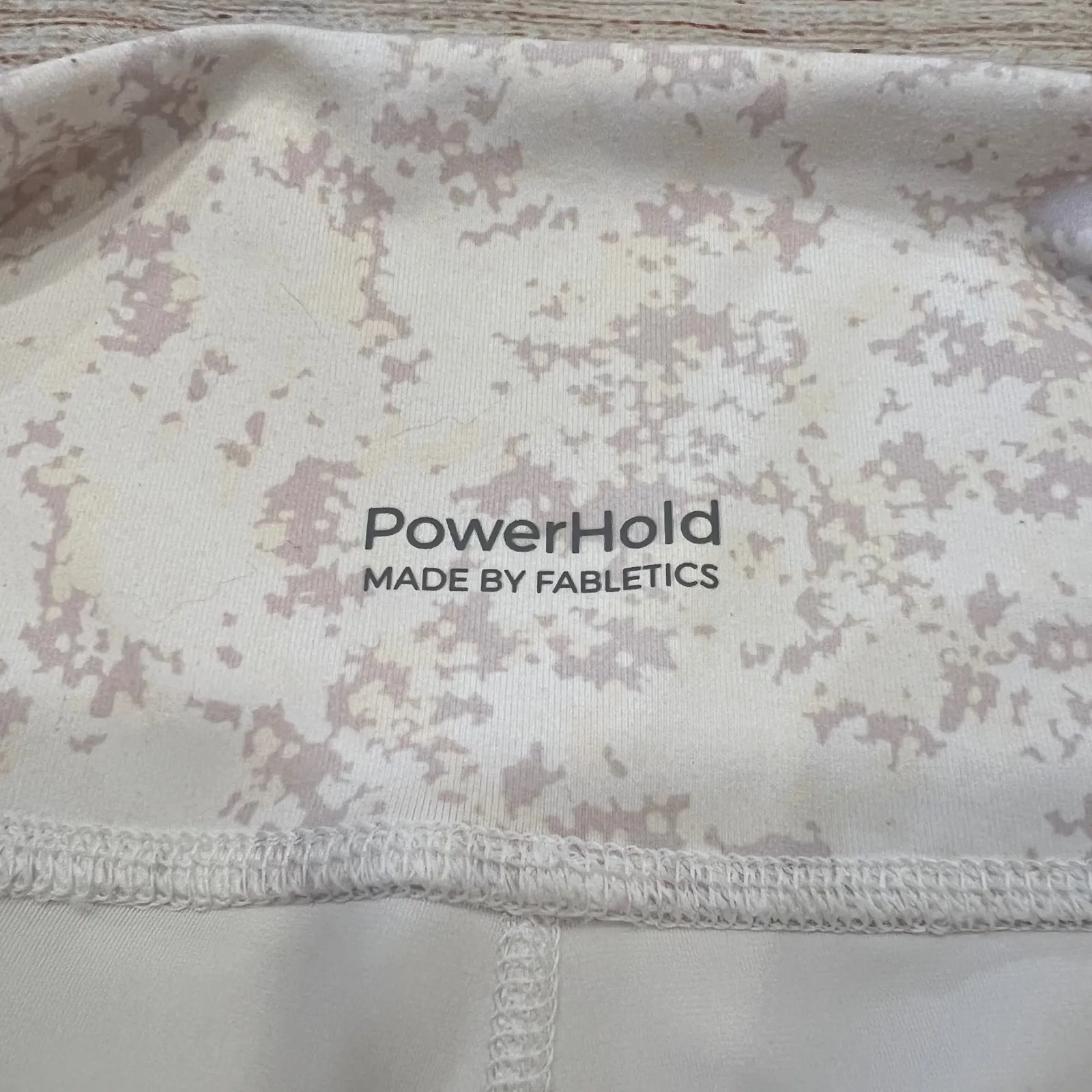 Fabletics  PowerHold White Camo Cropped Leggings Women's Athletic Workout‎ Pants - Image 6