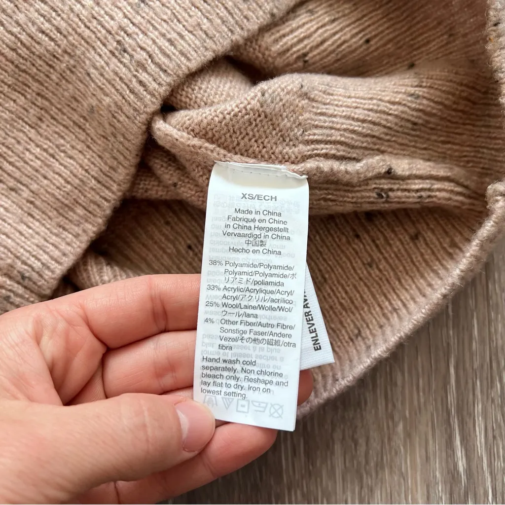 Madewell‎ Donegal Westgate V-Neck Sweater in Coziest Yarn - Image 7