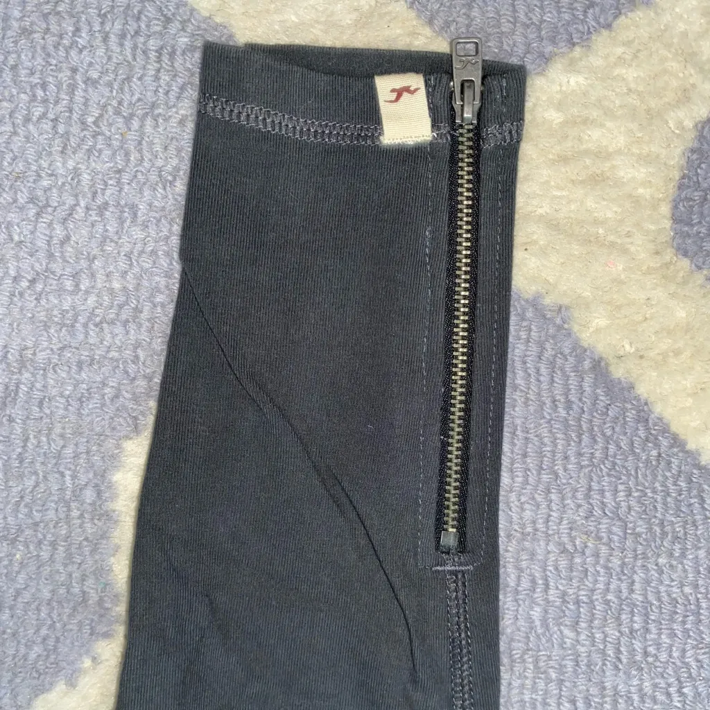 Hollister Gray Leggings - Image 2