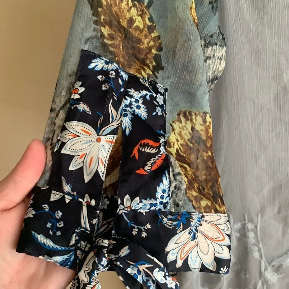 Beautiful Floral dress Brand Tiny size small Blue - Image 4