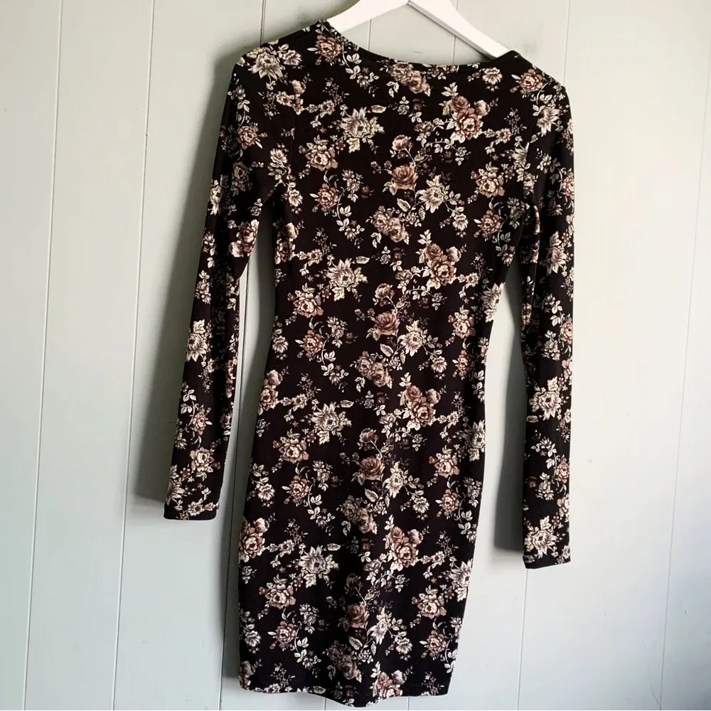 FOREVER 21 Velvet Lace up Floral Mini Dress Small - Image 3