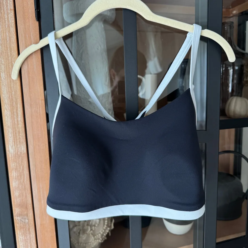 Layered sports bra everyday light support All in Motion midline piped target - Image 2