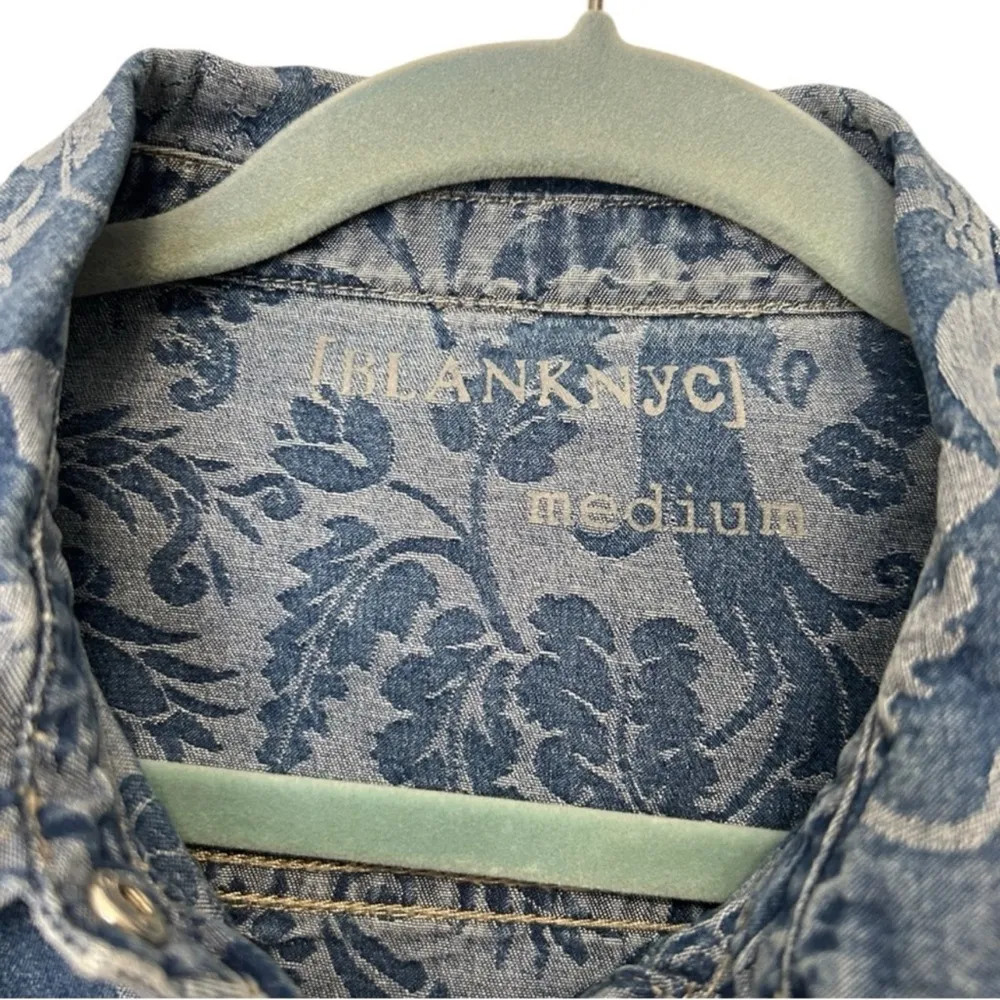Blank NYC Blue Button Down Denim Shirt with Floral Print EUC Size Medium - Image 2