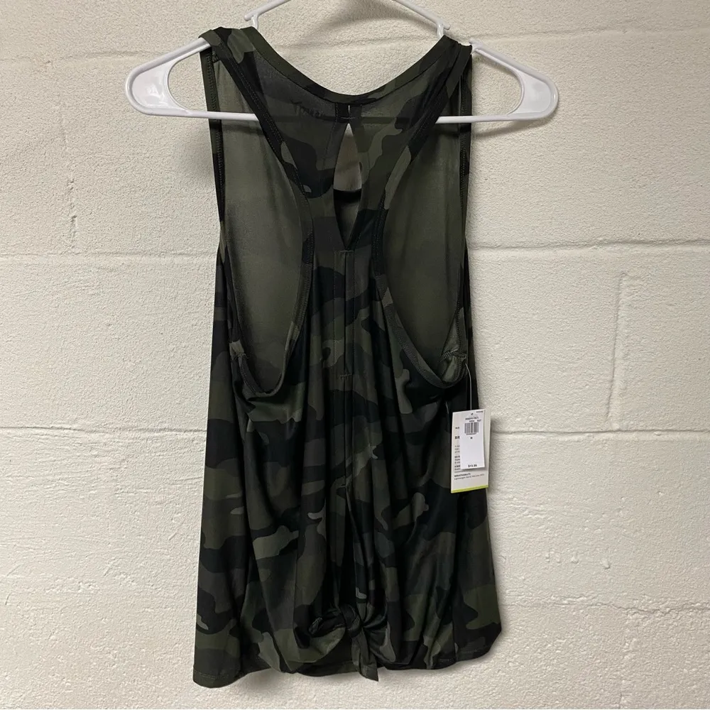 Old Navy NWT  Active Women’s Green Camouflage Tank Top Size Medium - Image 3