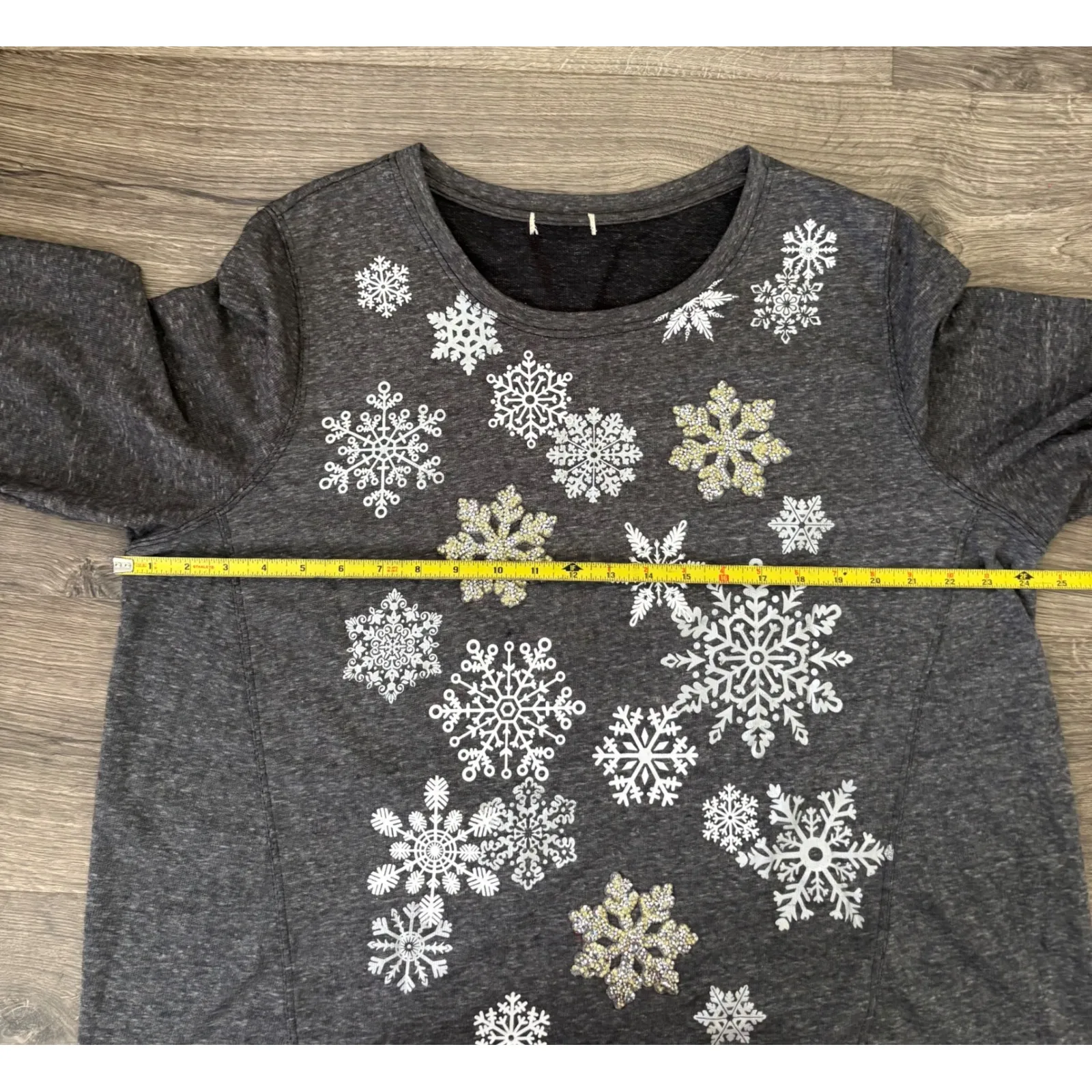 2X‎ Womens Christmas Gray Long Sleeve Snowflake Holiday Winter Christmas Top Size XXL - Image 5