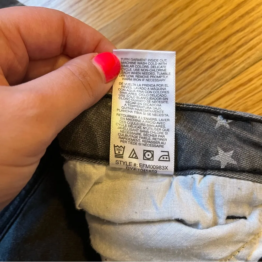 Kenzie Star Patterned Gray Jeans size 6 / 28 - Image 6