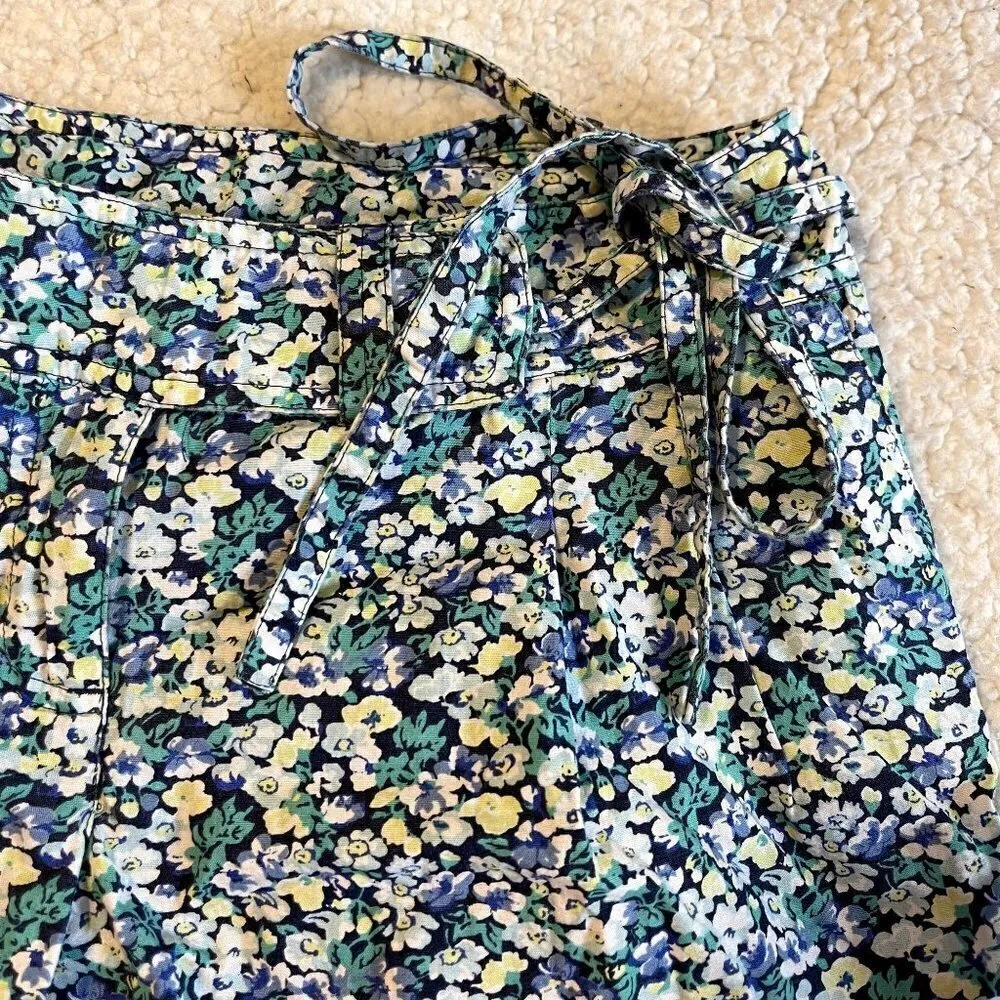 Red Camel Floral Cotton Shorts - Size 1 - Image 4