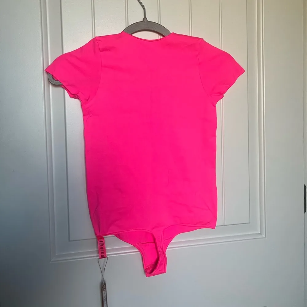 essential bodysuit neon pink - Image 3