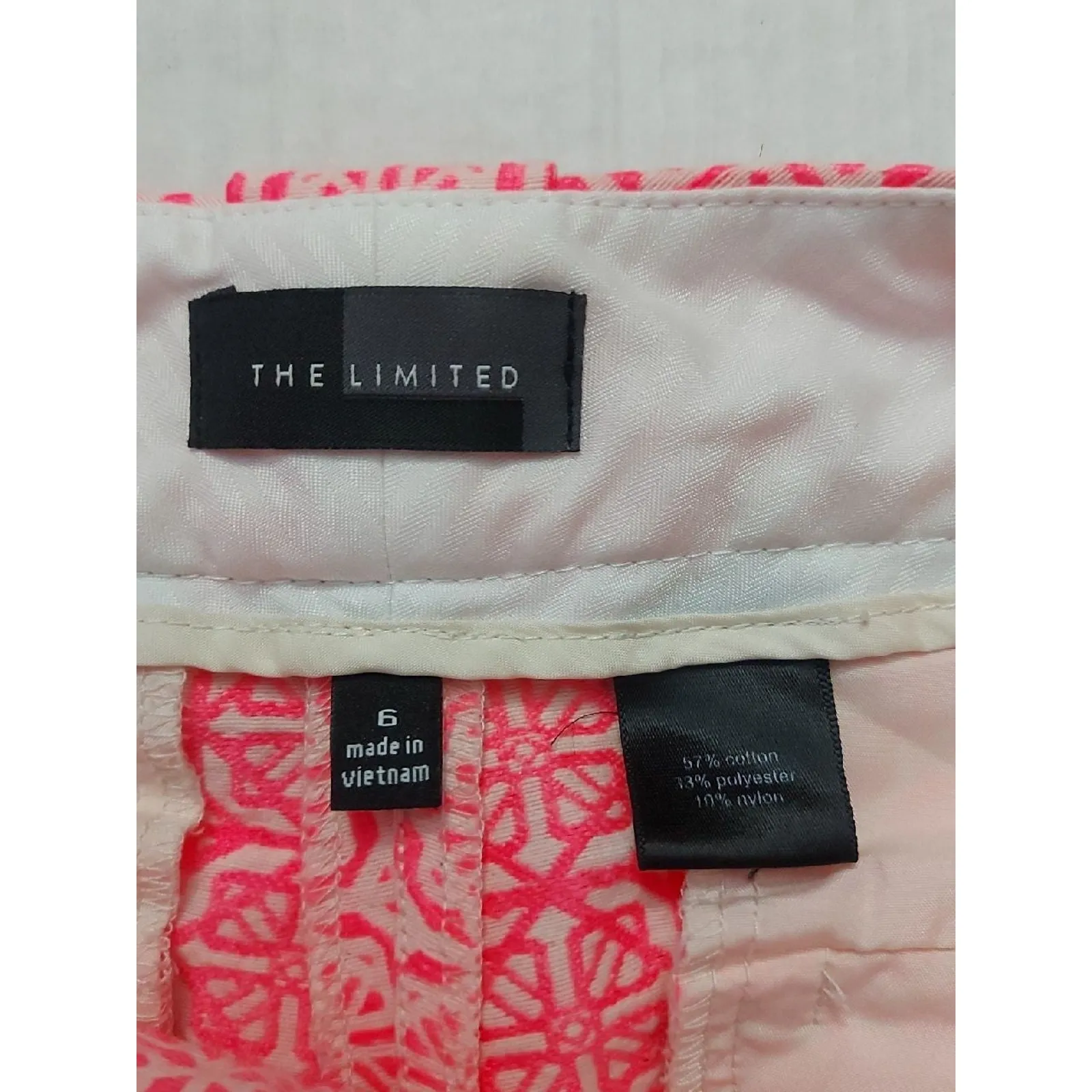 The Limited Patterned Pink/White Shorts 6 Casual Bohemian Preppy Classic Comfy - Image 4