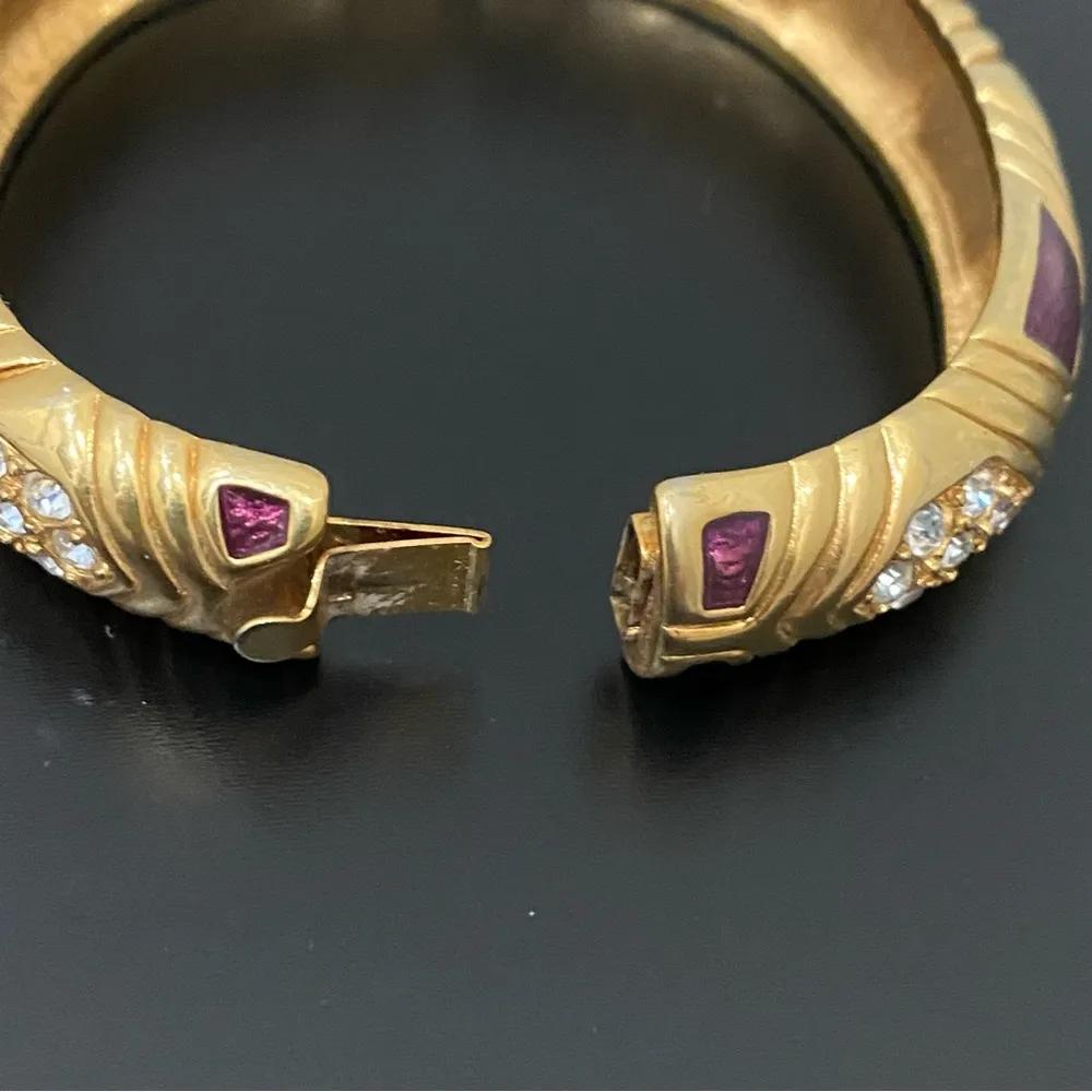 Retired JOAN RIVERS Wine Red Enamel Pave Rhinestone Goldplated Hinged Bracelet
‘ - Image 11