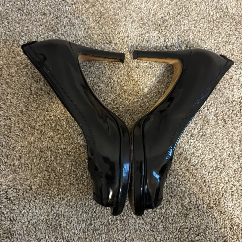 Stuart Weitzman Peep Toe Black Patent Leather Pump Heels Size 7 3” Heel - Image 6