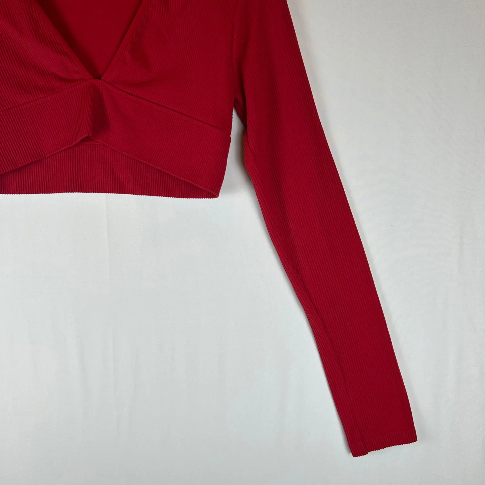 Garage Womens Ribbed Long Sleeve‎ Twist Front V Neck Crop Top Red - Image 7