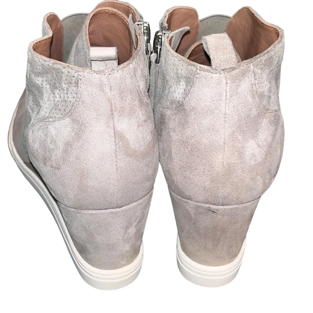 Linea Paolo Felicia Gray Perforated Suede Wedge Sneaker Booties Size 9.5 - Image 2