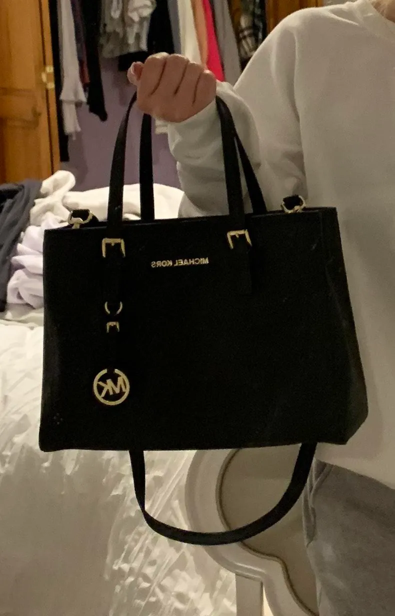 Michael Kors Purse / Should Bag - Image 5