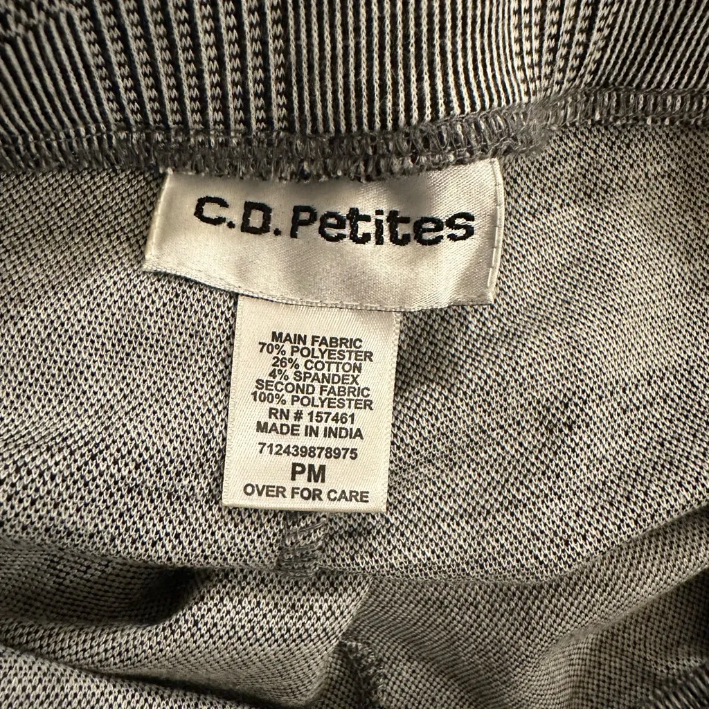 C.D. Petites Black Gray Plaid Pull - Image 8