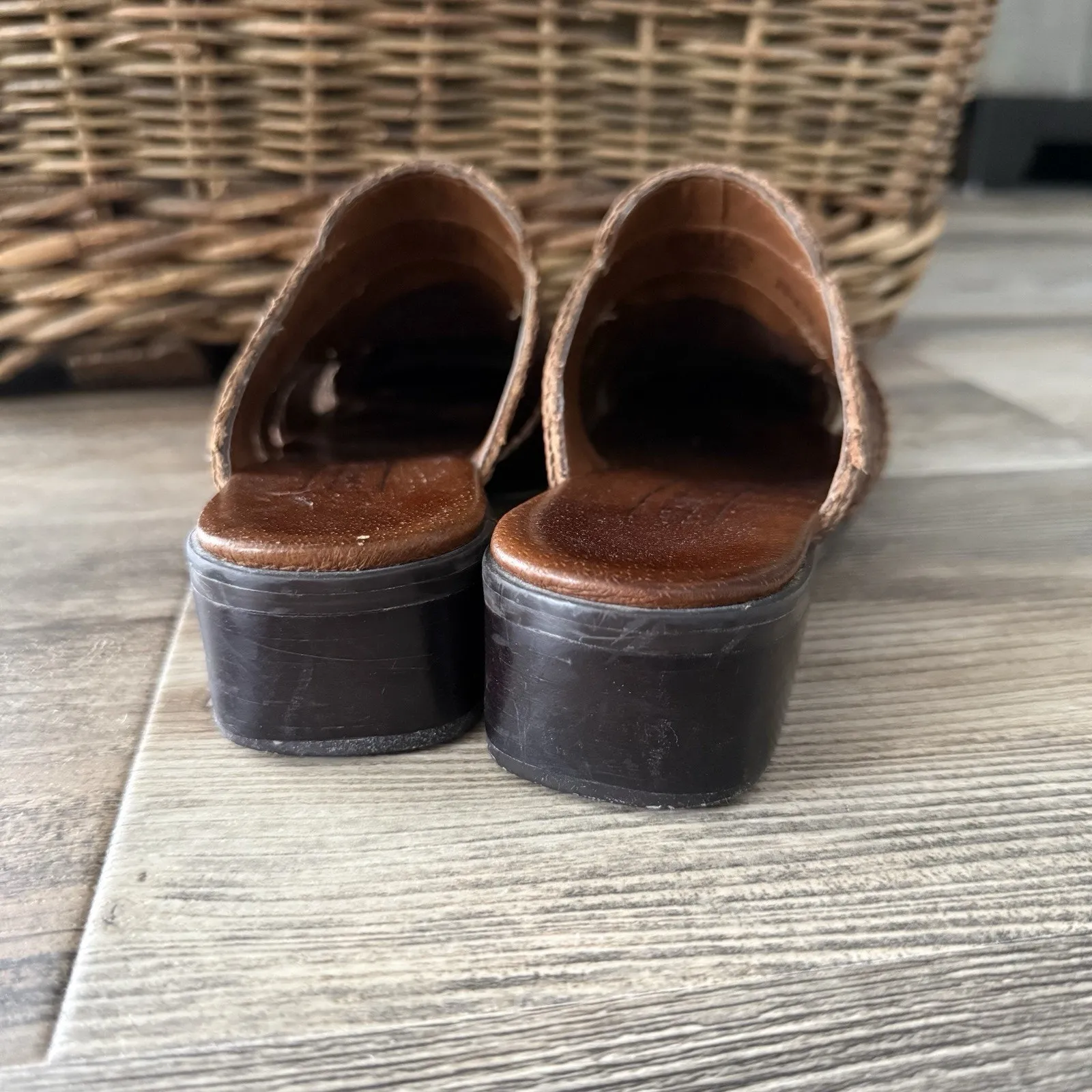 Trotters Diane Brown Woven Leather Slip - Image 7