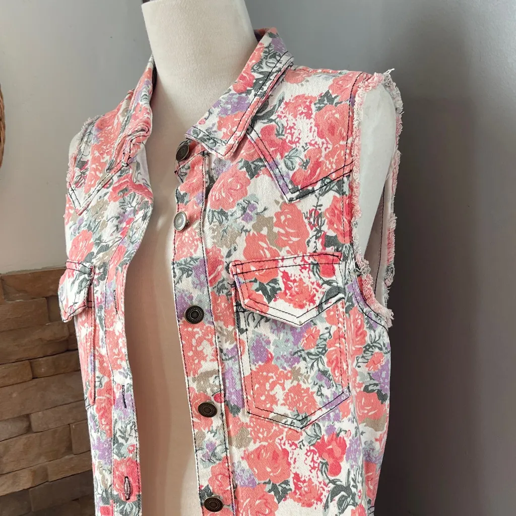 English Rose Floral Button-Down Sleeveless Top size S/M - Image 3