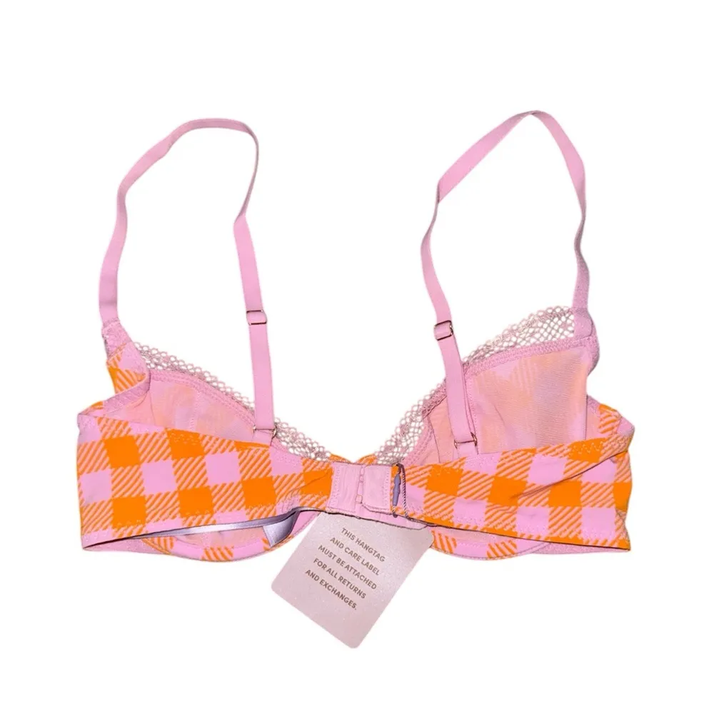 Savage X Fenty NWT Gingham Remix Unlined Plunge Bra
Pink orange Women’s size 32C Pink - Image 2