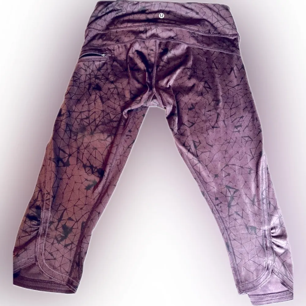 - LULULEMON star crossed pattern leggings Sz6 - Image 15