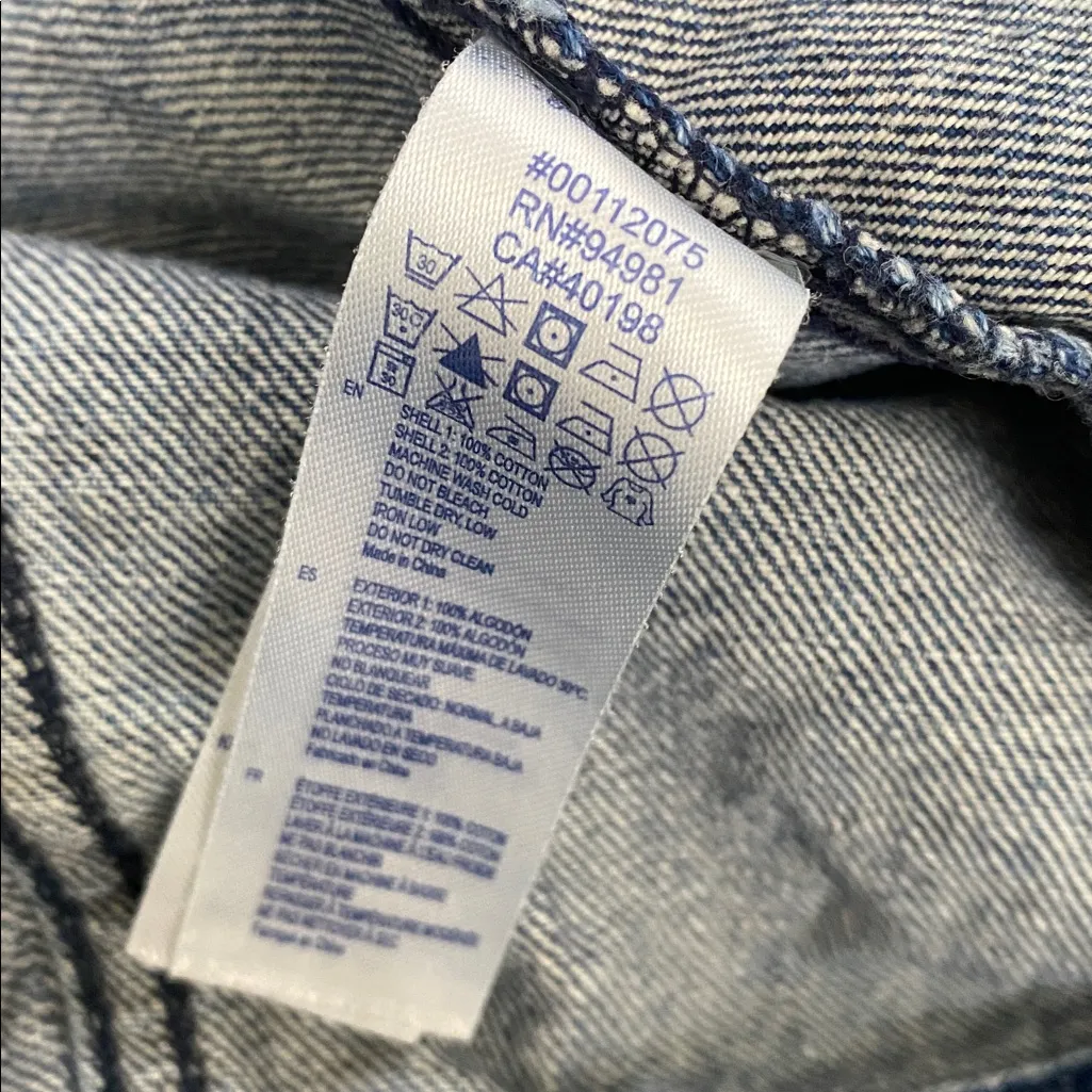 Forever 21 Y2K Denim jacket with Southwest patterned sleeves size small - Image 5