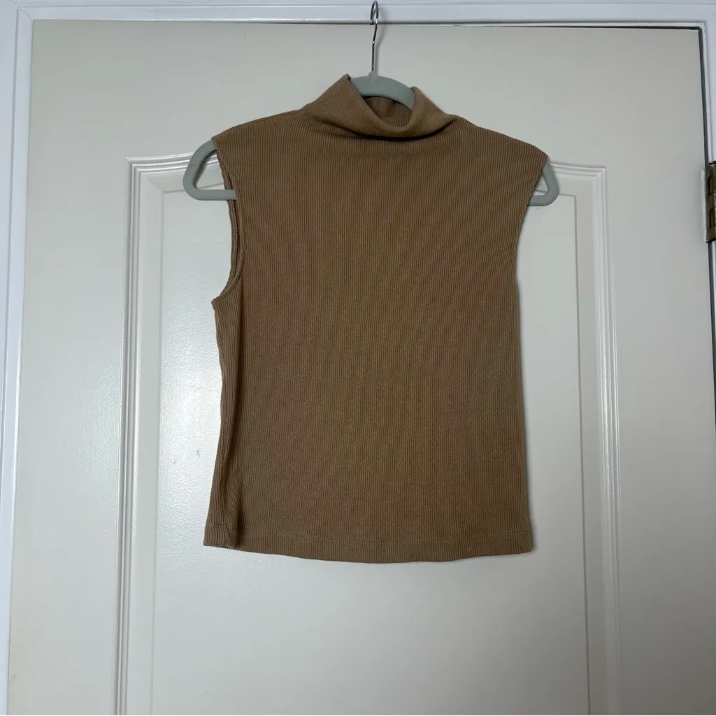 Brand New‎ Enza Costa Sleeveless Knit Turtleneck Top in Tan Size XS - Image 2