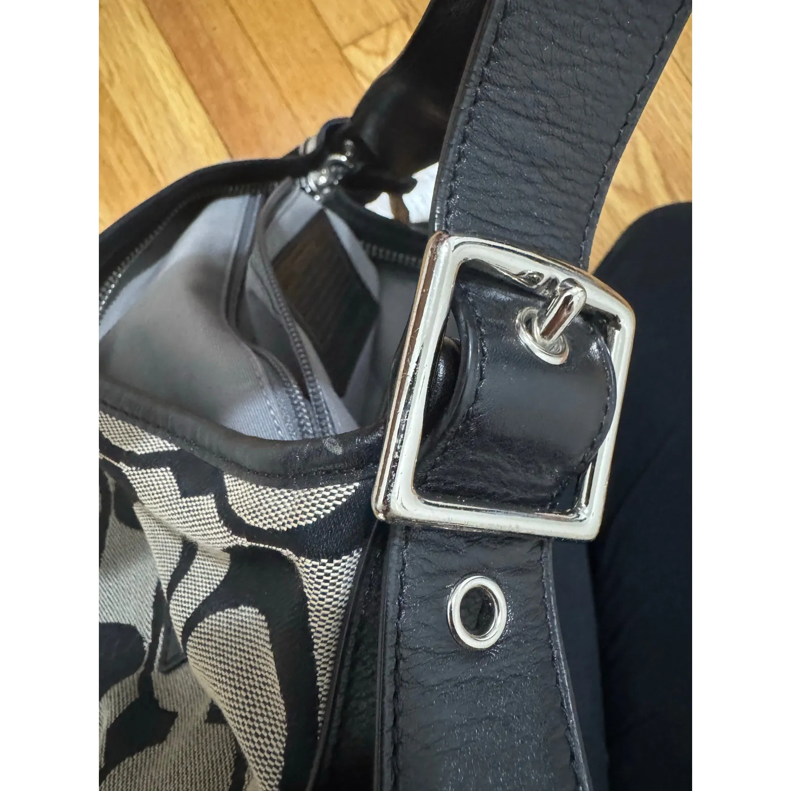 Coach Legacy Signature C Duffle Hobo Bag Tote Purse Black logo shoulder bag - Image 9