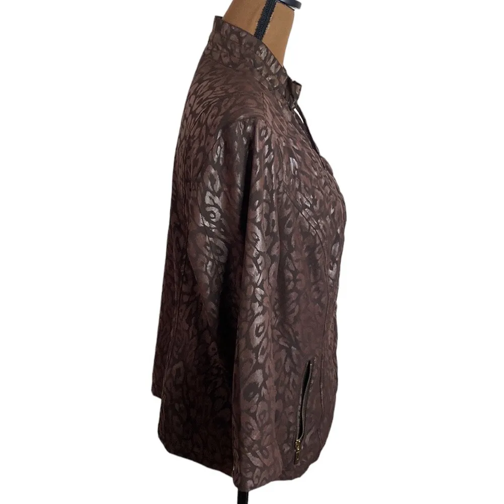 Chico’s Zenergy coated animal print 7/8 sleeve zip lightweight jacket brown sz 8 - Image 3