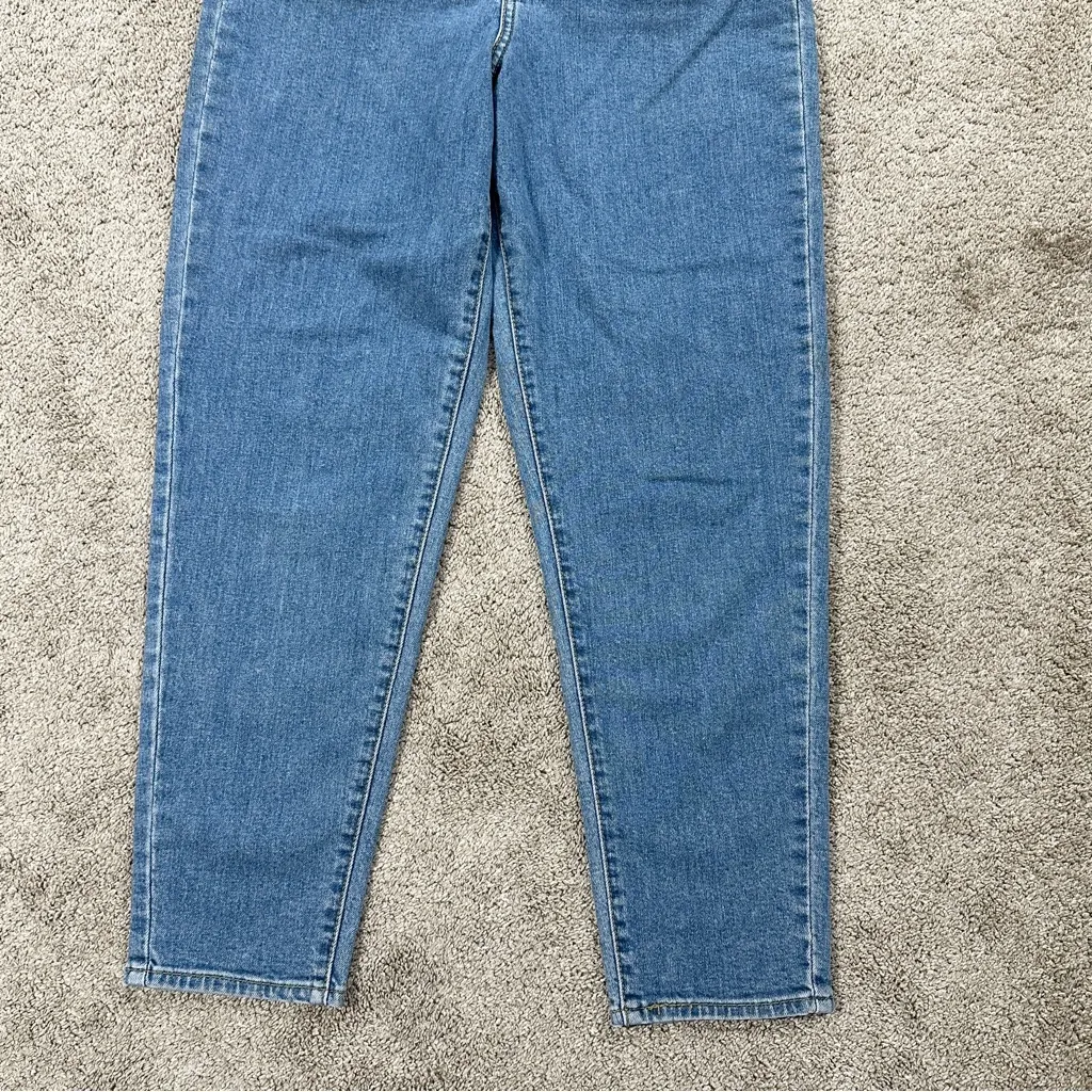 Levi’s Women’s High Waisted Ankle Taper Leg Jeans in Mid Stone Wash 28 - Image 6