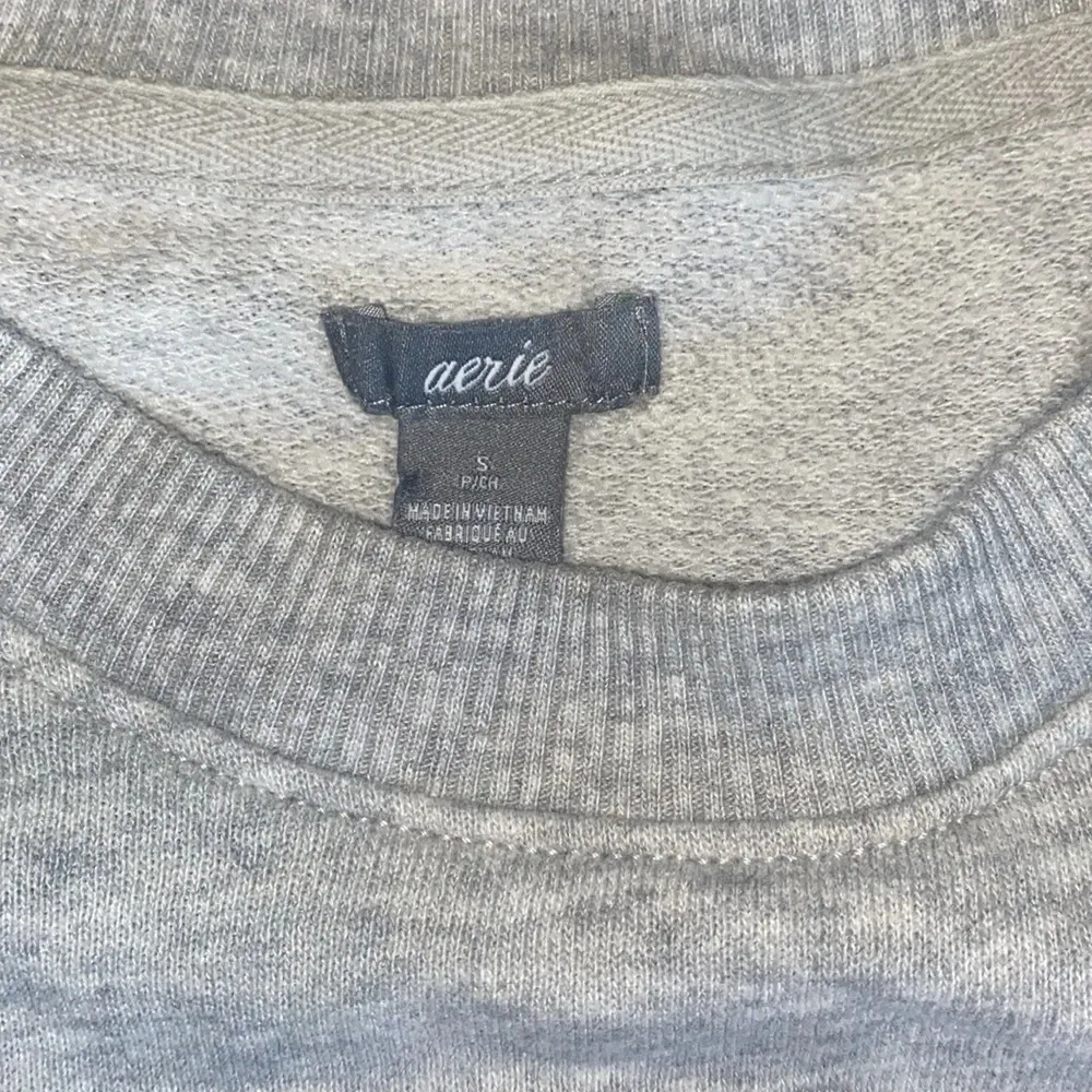 sweatshirt with cute ruffles on sleeves size small - Image 3