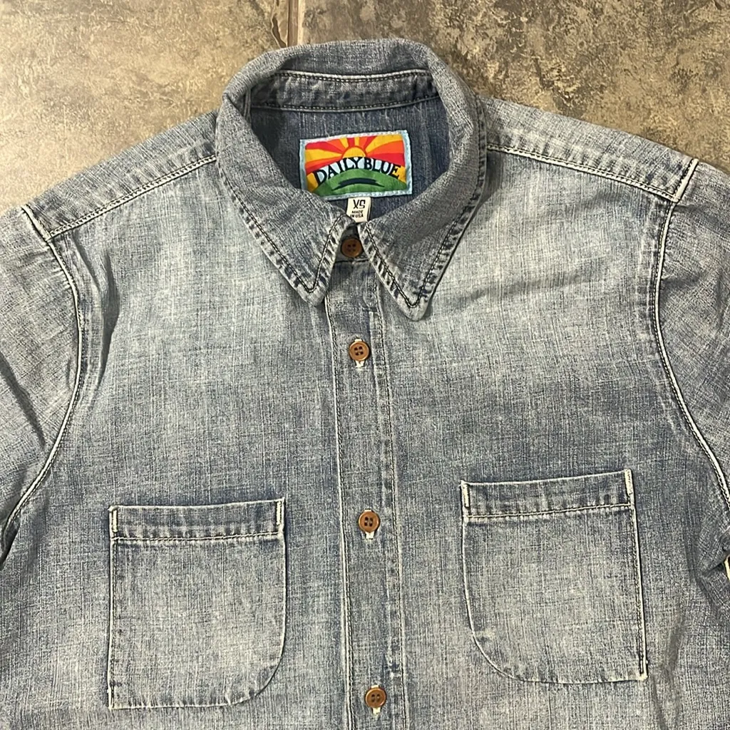 NWT Daily Blue Denim Luxury Button‎ Down Birdie in the Pond Vintage Wash Sz XS - Image 5