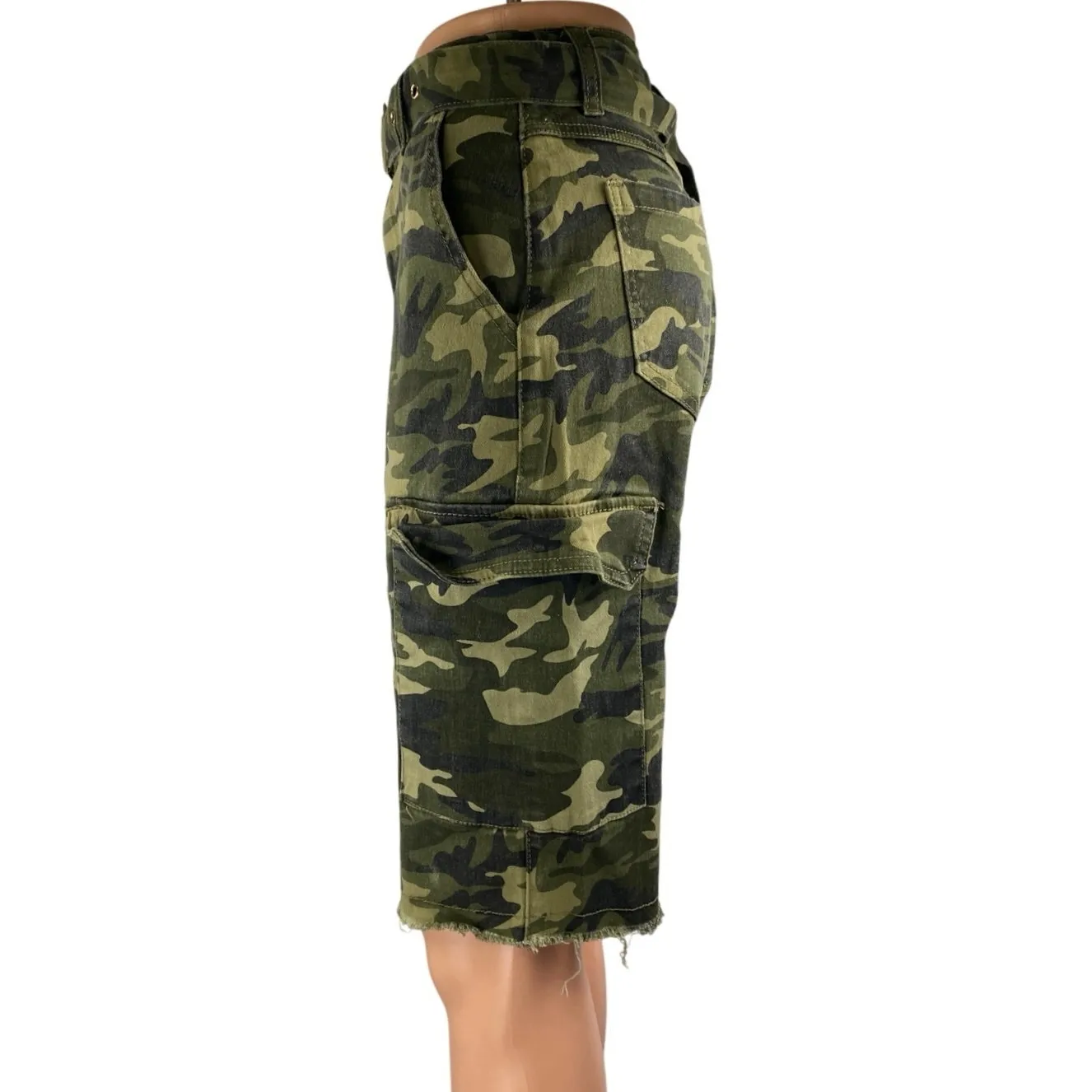 Almost Famous Women's Green Camo Camouflage Belted Skinny Bemuda Cargo Shorts 3 - Image 2