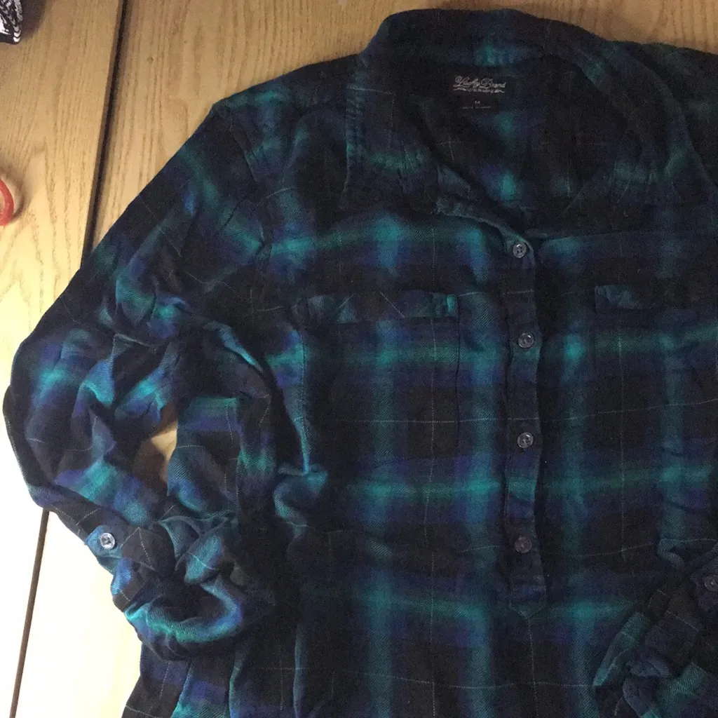 Women’s Lucky Brand Lightweight Rayon Shirt Navy/Blue/Mint/Black Size Medium - Image 6