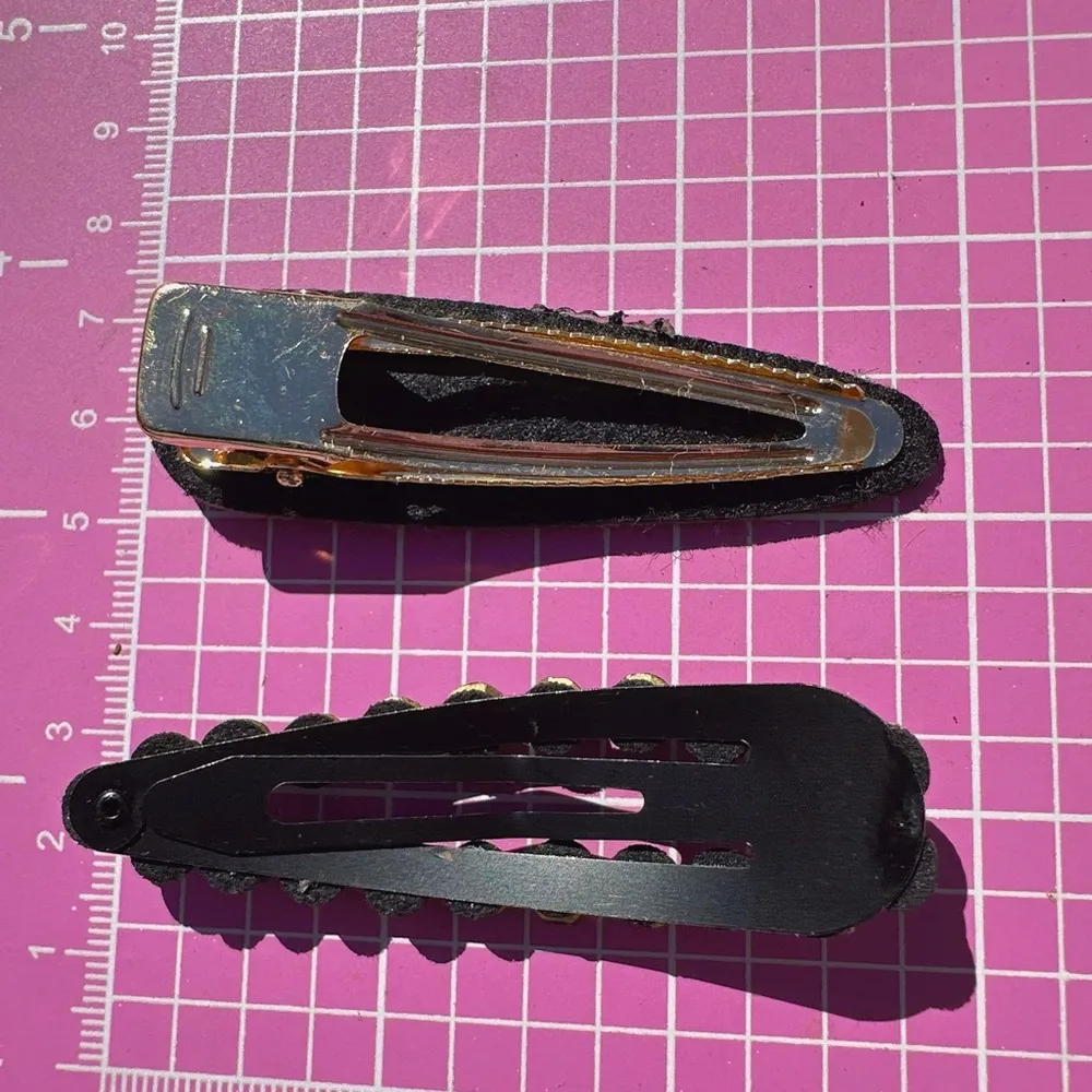 Guess hair clips golden logo animal print shiny diamonds + black beads NWT - Image 6