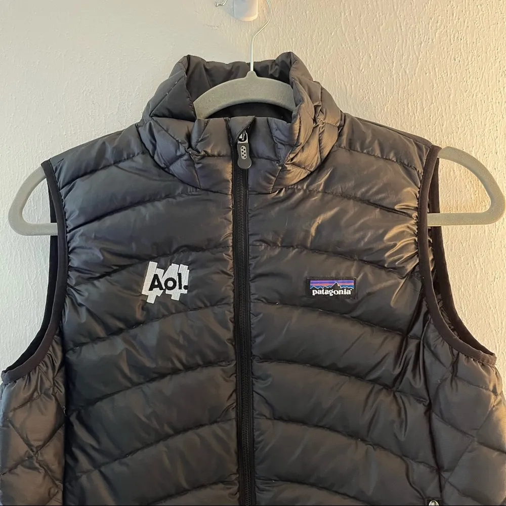 Patagonia Vest Black Women's Down Sweater Vest Sz S EUC w/ AOL Logo SOLD OUT! - Image 2