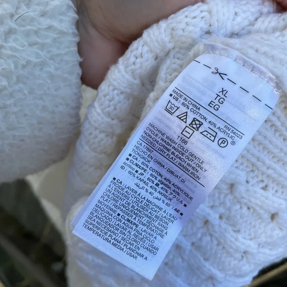 OLD NAVY WHITE KNIT CREWNECK COTTON SWEATER - Image 3