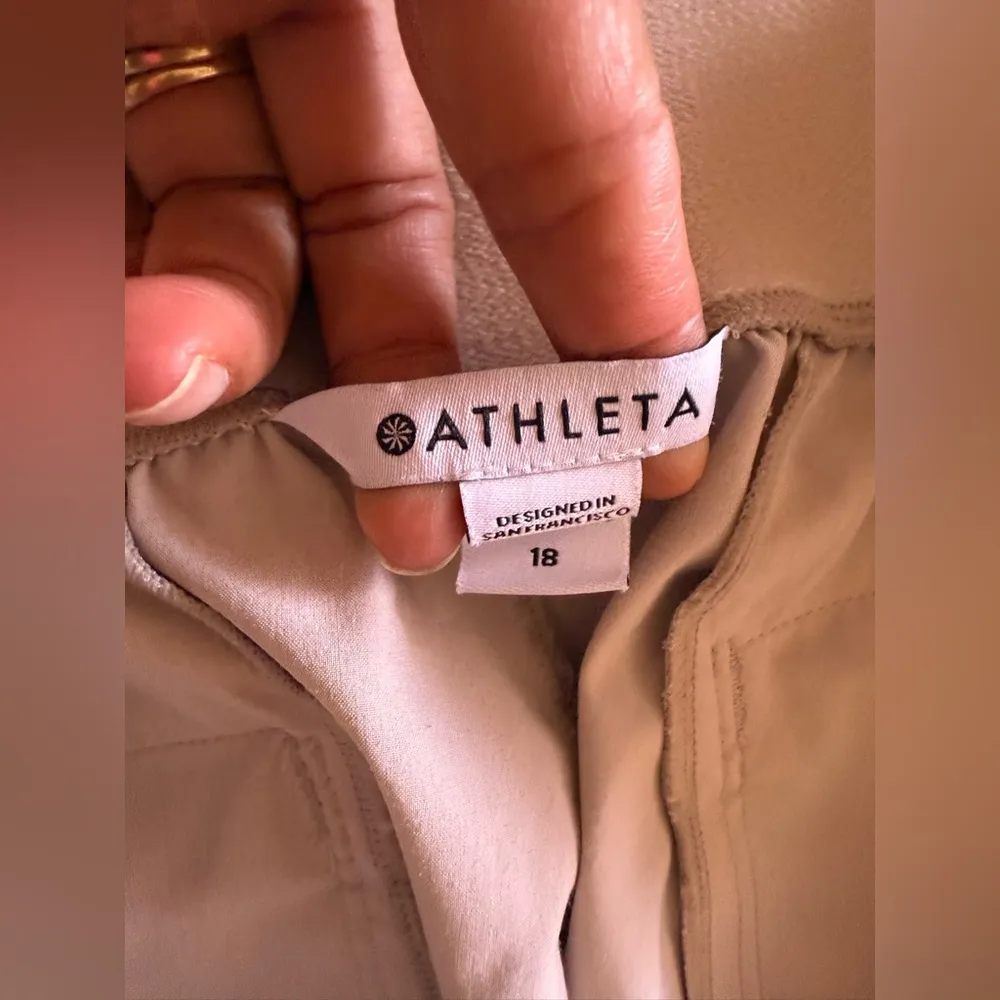 Athleta straight-leg joggers in size 18. These pants have a relaxed fit, a wide - Image 16