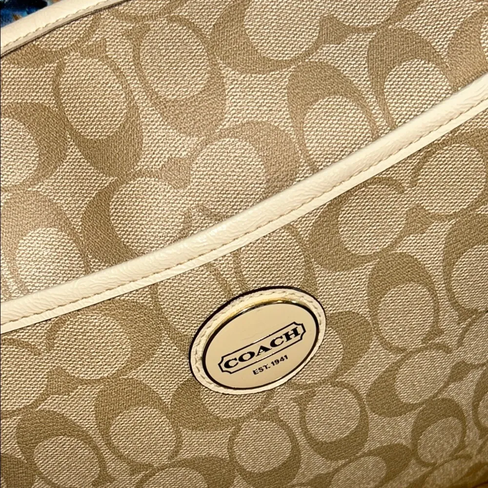 Coach Beige Signature Monogram Coated Canvas Crossbody/ Shoulder Bag - Image 3