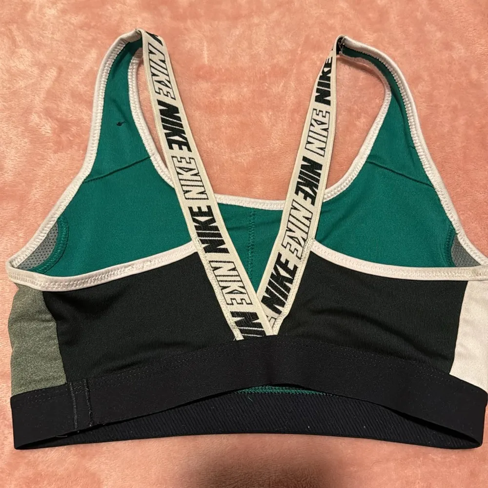 Nike sports bra - Image 3