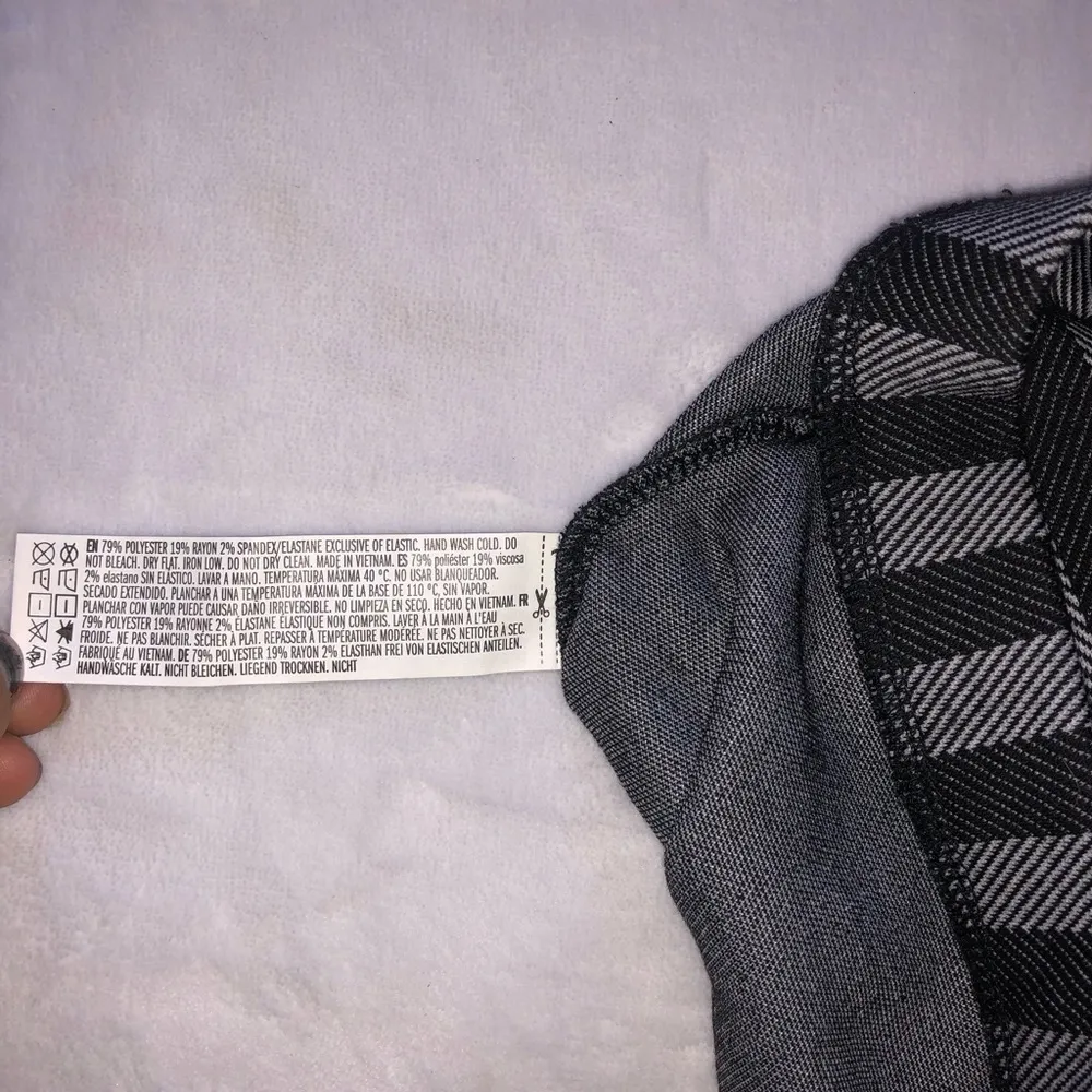 Forever 21 Body con Skirt - Image 3